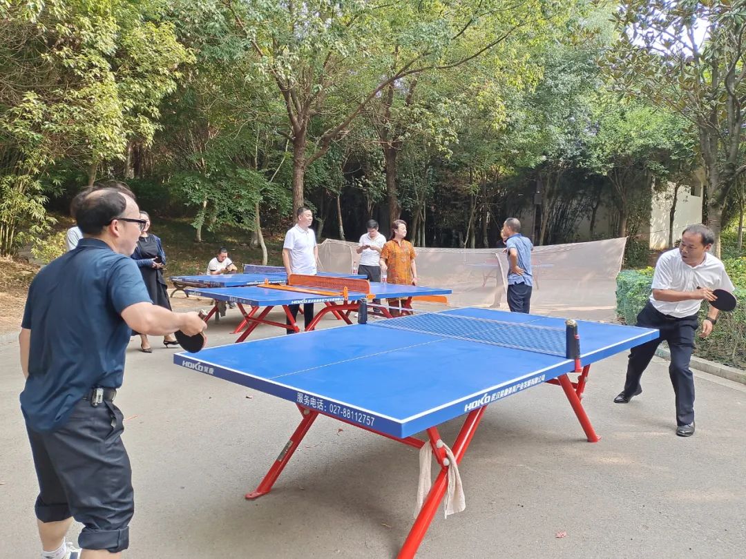 20套乒乓球台“入驻”黄州遗爱湖公园